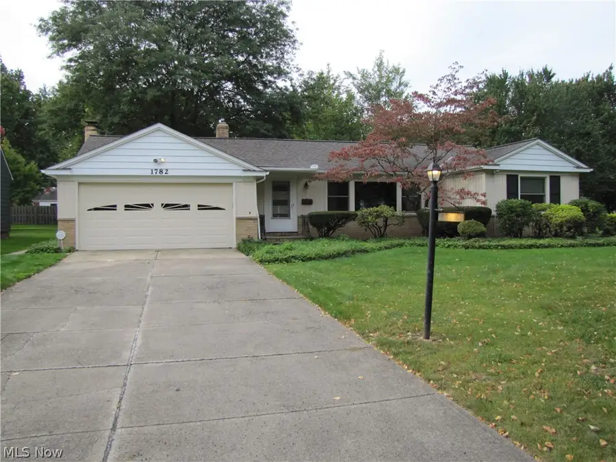 1782 Kenton Circle, Lyndhurst, OH 44124 - #2