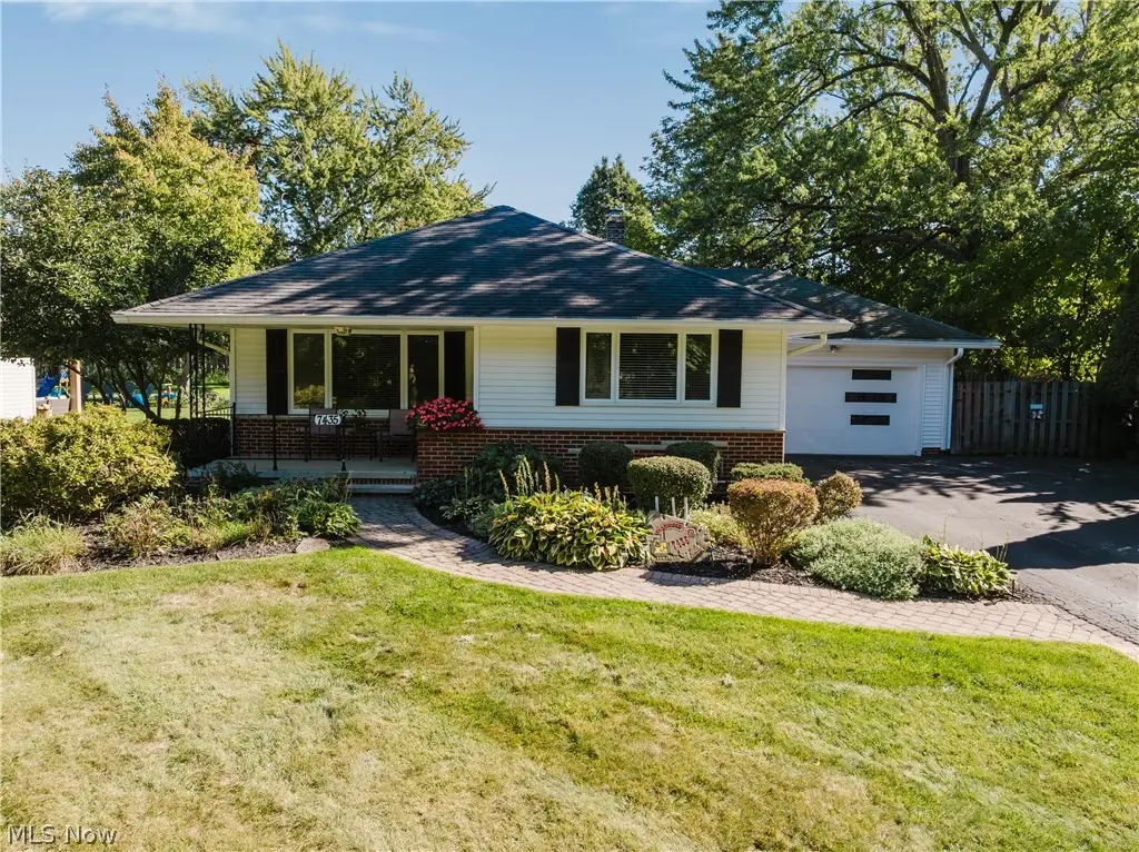 7435 Nethersole Drive, Middleburg Heights, OH 44130 - #1