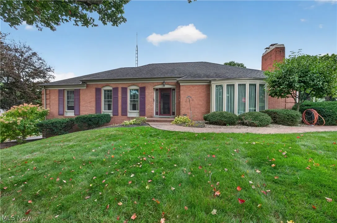 1443 Wilkshire Sw Circle, North Canton, OH 44720 - #1