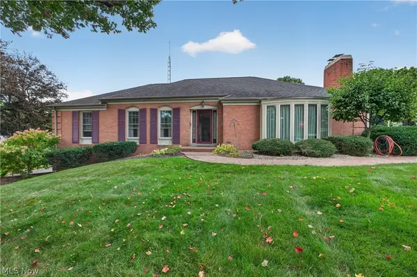 1443 Wilkshire Sw Circle, North Canton, OH 44720