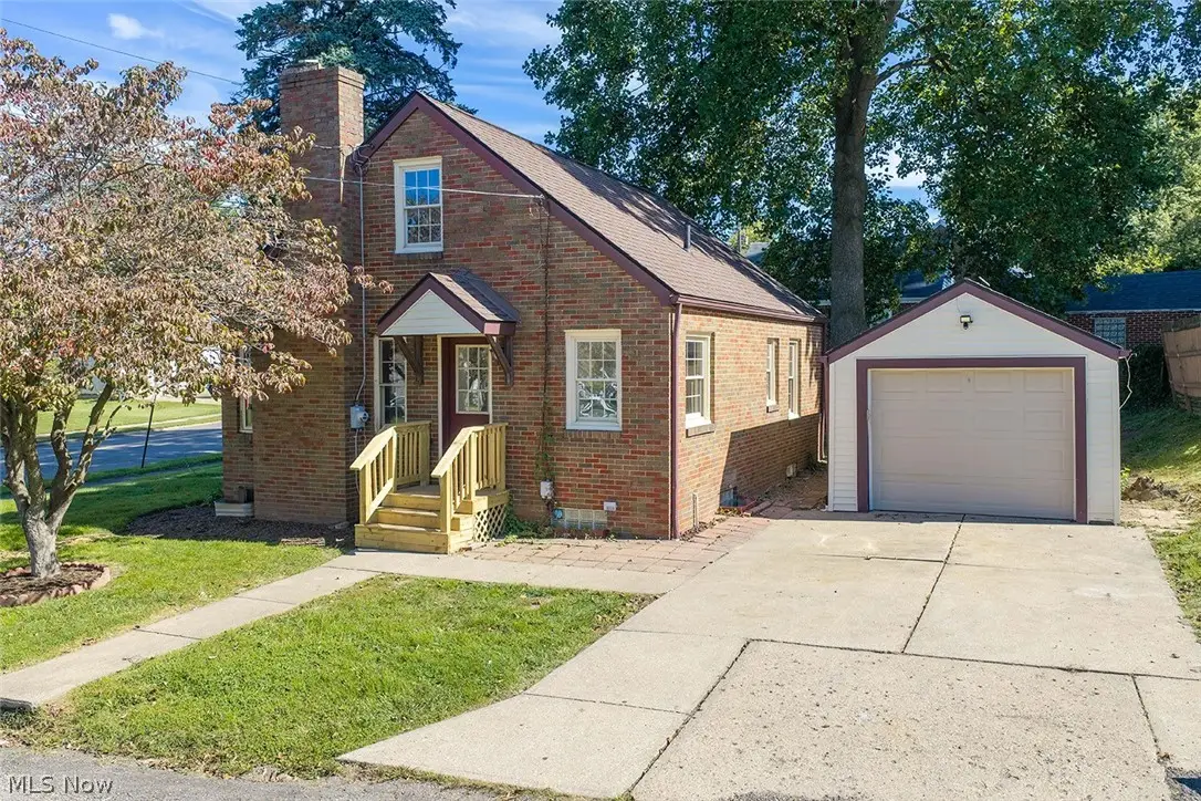 1588 25th Nw Street, Canton, OH 44709 - #1