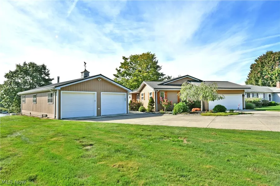 1460 Lake Vue Drive, Roaming Shores, OH 44085 - #2