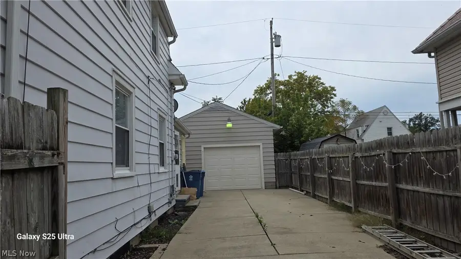 426 Kentucky Avenue, Lorain, OH 44052 - #3