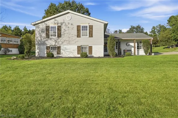 1042 Oak Hill Ne Drive, Massillon, OH 44646