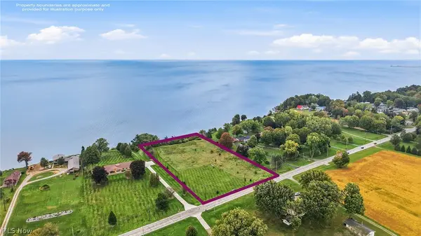 1256 Lake Road, Conneaut, OH 44030