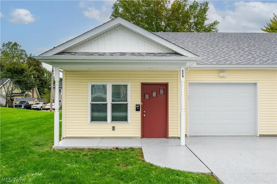219 5th Sw Street, Brewster, OH 44613 - #2
