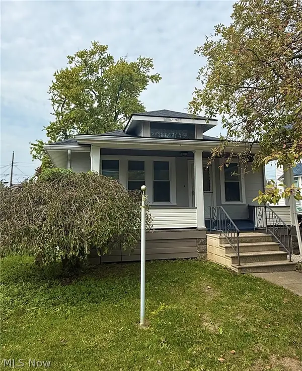 122 Bellfield Avenue, Elyria, OH 44035