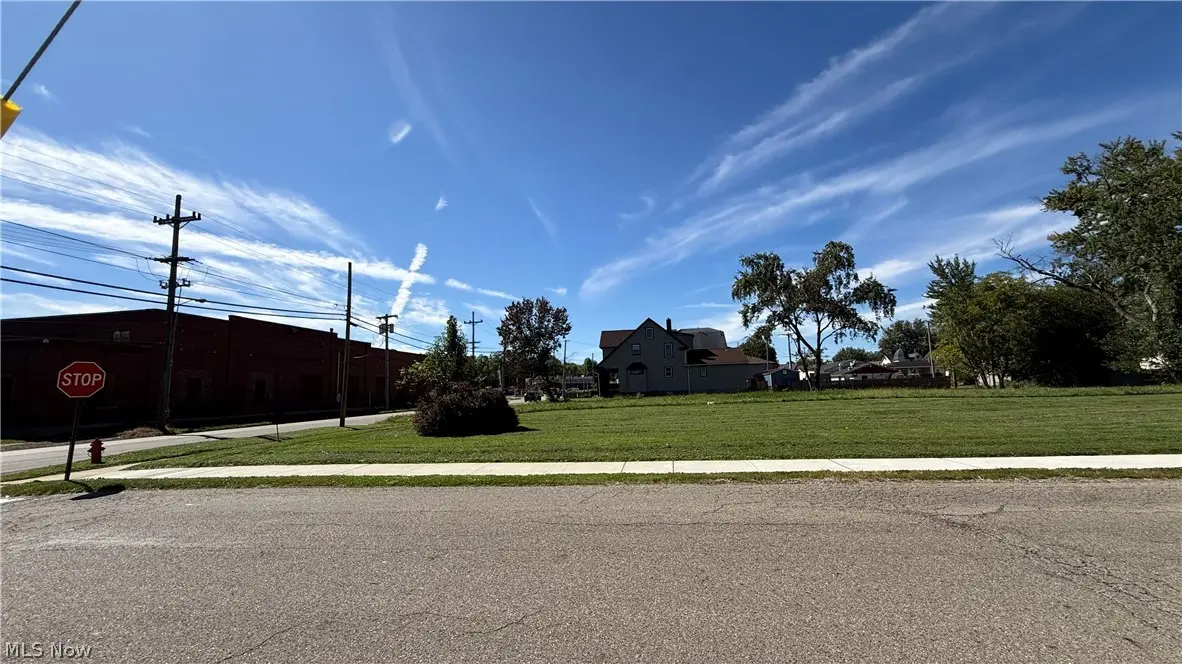 28 E Federal Street, Niles, OH 44446 - #1