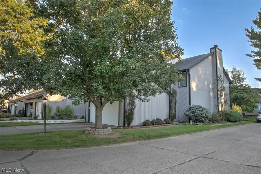 1418 Easthill Ne Square, Canton, OH 44714 - #2