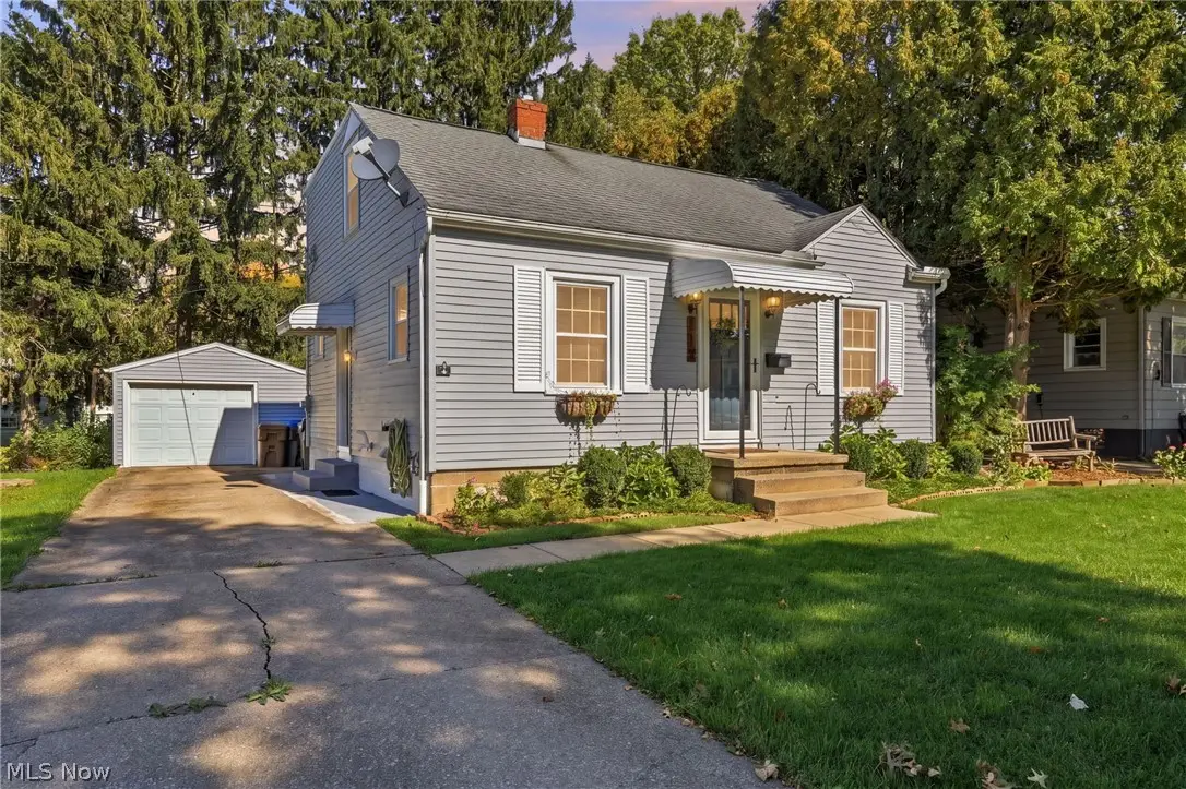 113 Adams Avenue, Cuyahoga Falls, OH 44221 - #1