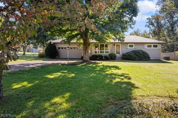 11363 Dupont Road, Washington, WV 26181