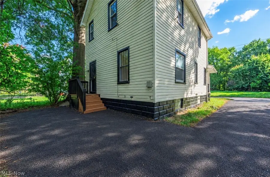 904 E 144th Street, Cleveland, OH 44110 - #3
