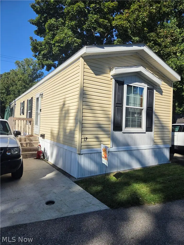 17 Westwoods, Amherst, OH 44001 - #1