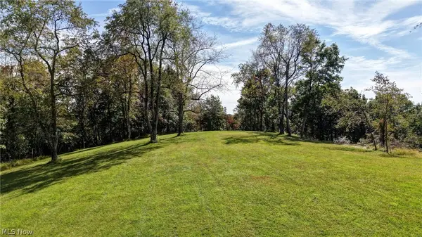 Edie Hill Se Road, Uhrichsville, OH 44683