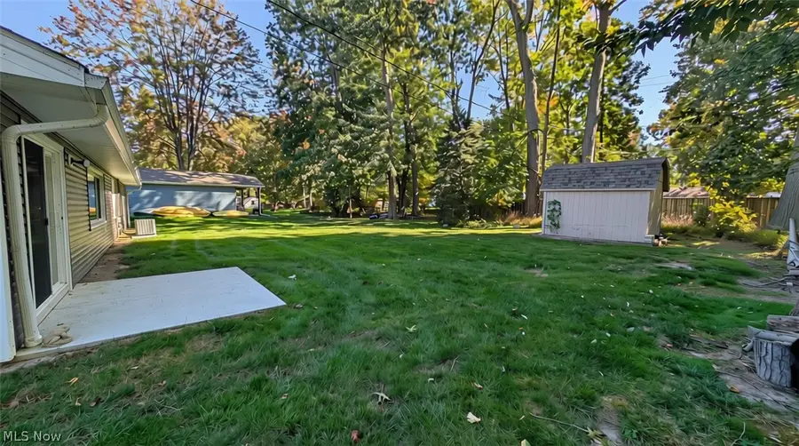 16 Keewaydin Drive, Timberlake, OH 44095 - #2