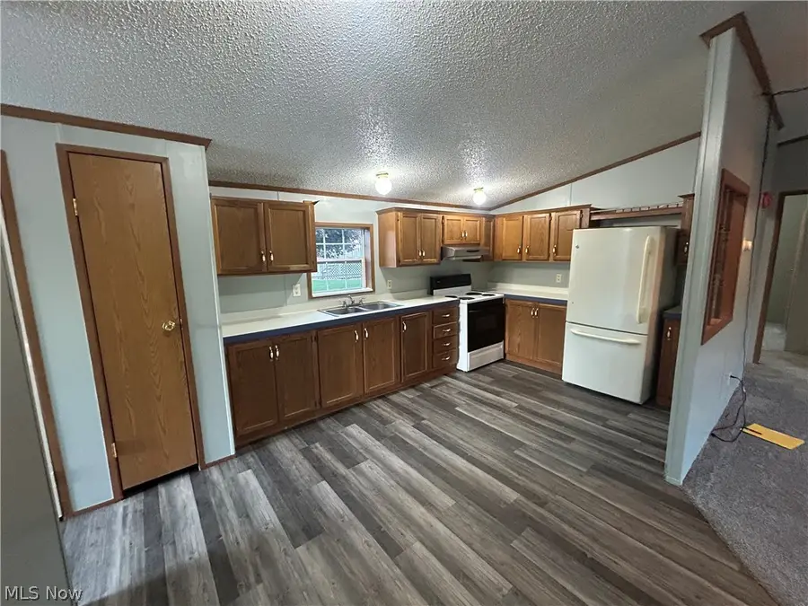 500 S Pleasant Grove Circle, Zanesville, OH 43701 - #2