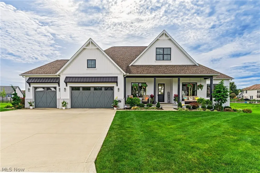 5740 Shadow Ridge Nw Circle, North Canton, OH 44720 - #1