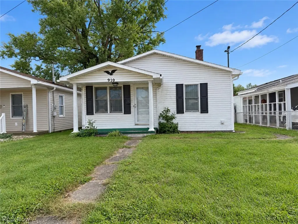 910 18th Street, Vienna, WV 26105 - #1
