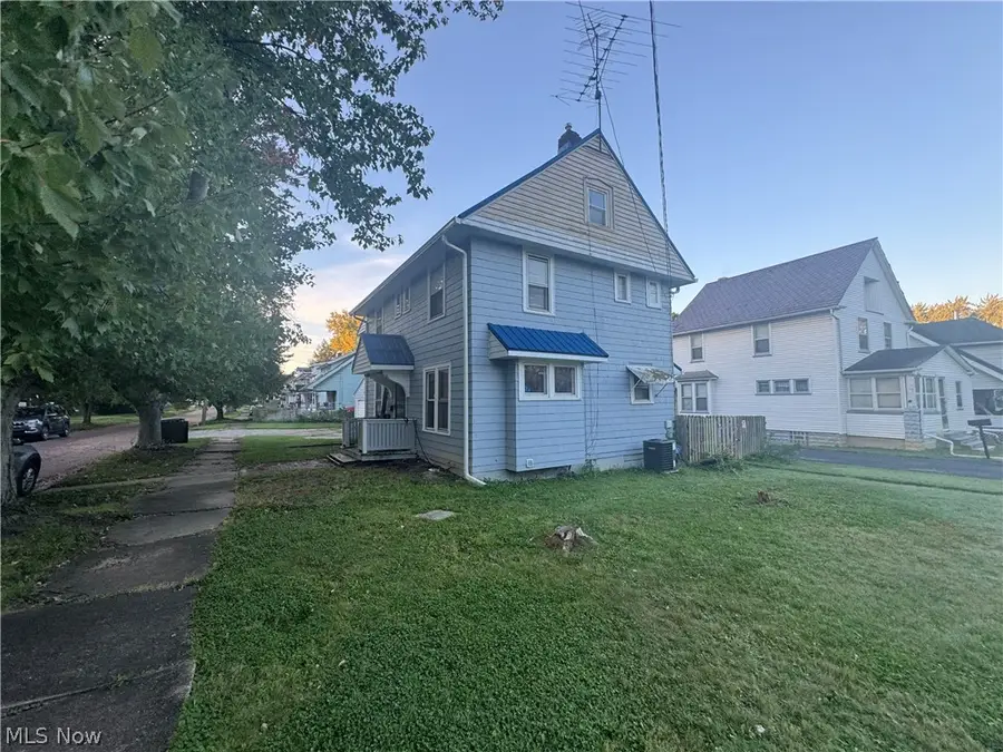 287 Lawrence Ne Avenue, Warren, OH 44483 - #2
