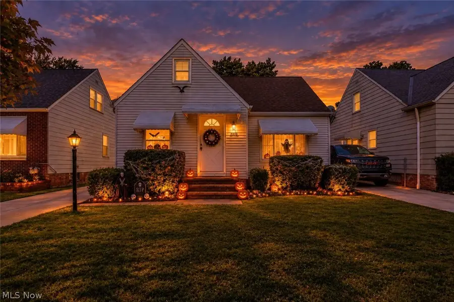 9010 Pinegrove Avenue, Parma, OH 44129 - #3