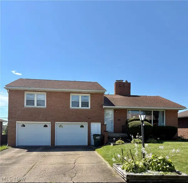 1407 W Valentine Nw Circle, Canton, OH 44708