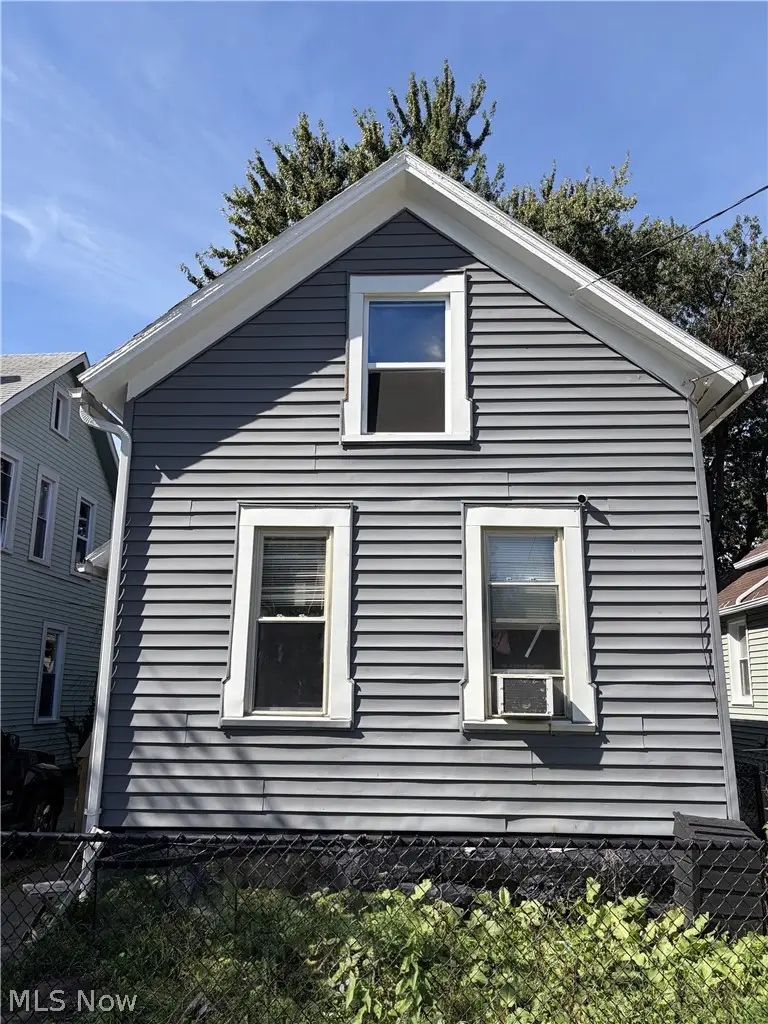 3354 W 32nd Street, Cleveland, OH 44109 - #1