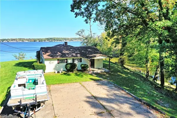767 Grandview Road, Lake Milton, OH 44429