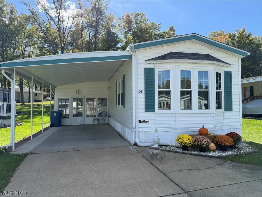 1229 Columbiana Lisbon Road #109, Columbiana, OH 44408 - #2