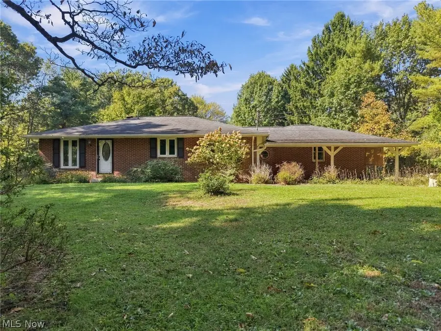 747 NW 17th Nw Street, Massillon, OH 44647 - #2
