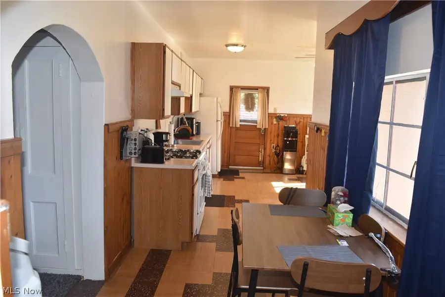 614 Columbus Avenue, Martins Ferry, OH 43935 - #3