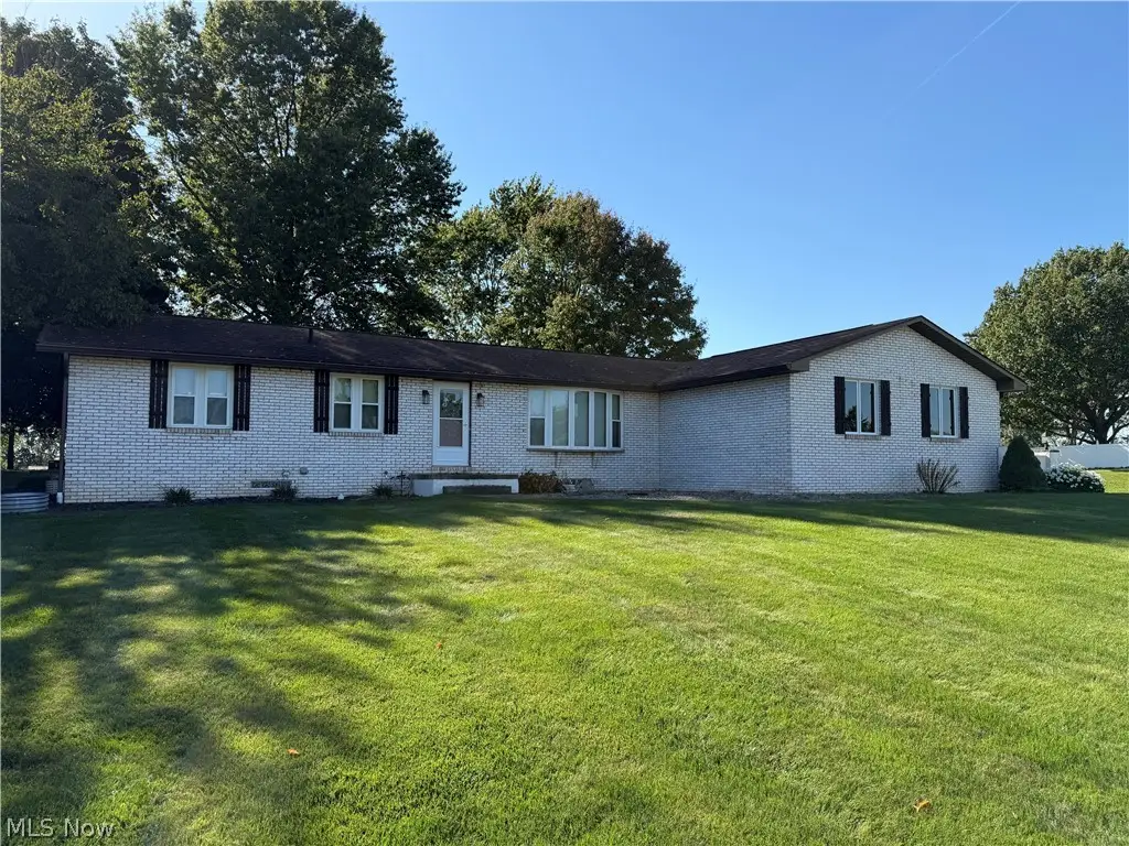 5319 Tanglewood Ne Drive, Louisville, OH 44641 - #1