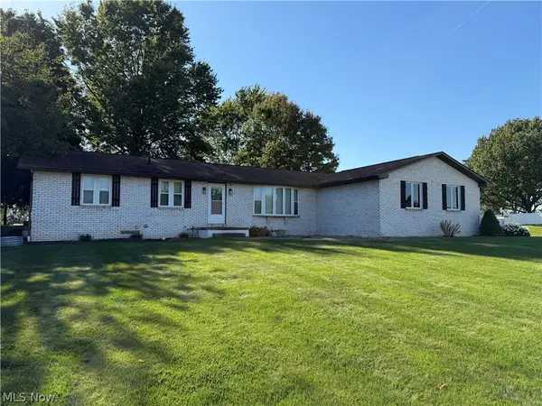 5319 Tanglewood Ne Drive, Louisville, OH 44641