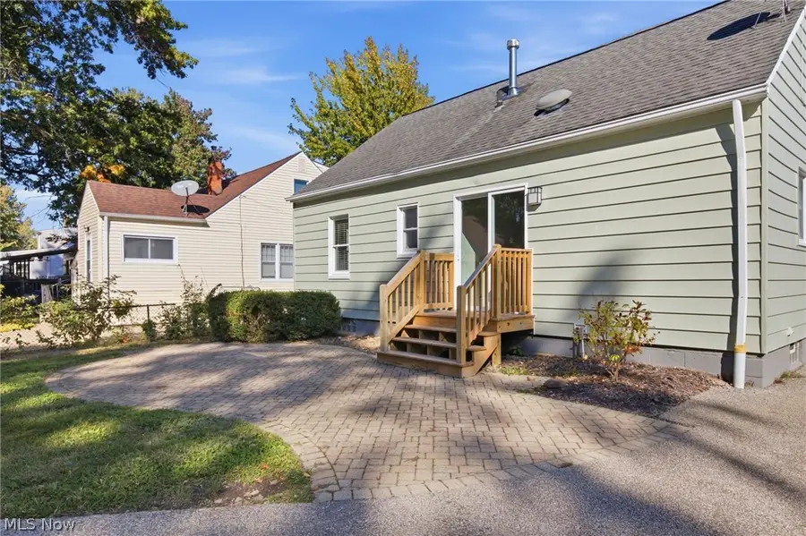 4276 Grove Avenue, Willoughby, OH 44094 - #3