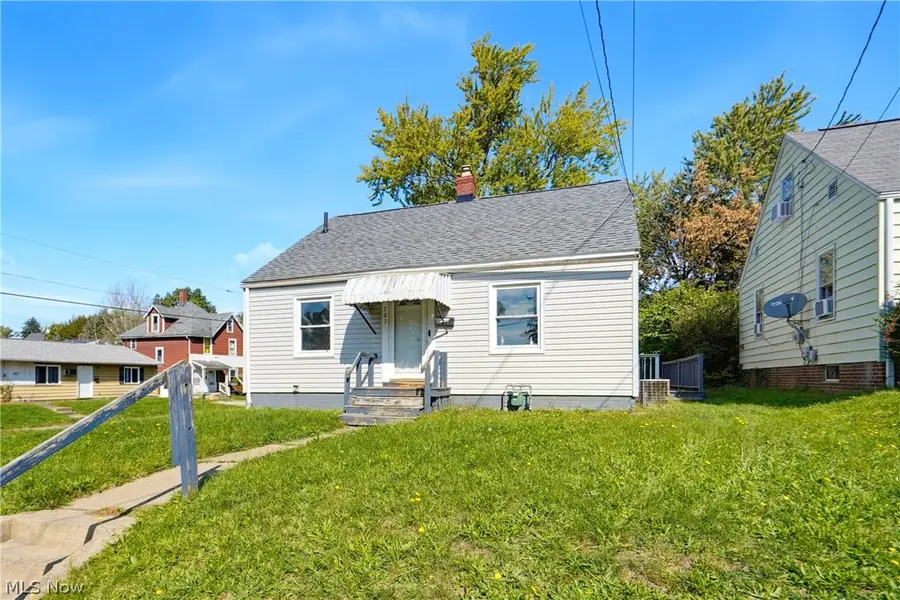 703 14th Ne Street, Canton, OH 44714 - #2