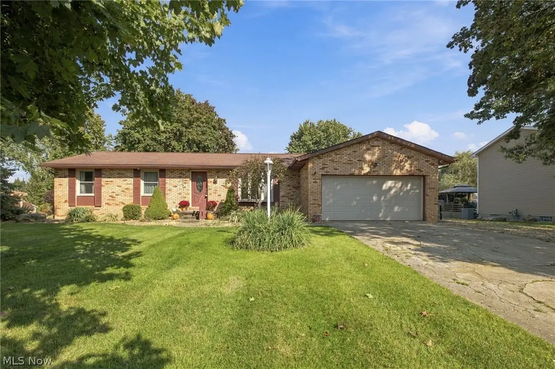 3821 Apache Nw Street, Uniontown, OH 44685 - #1