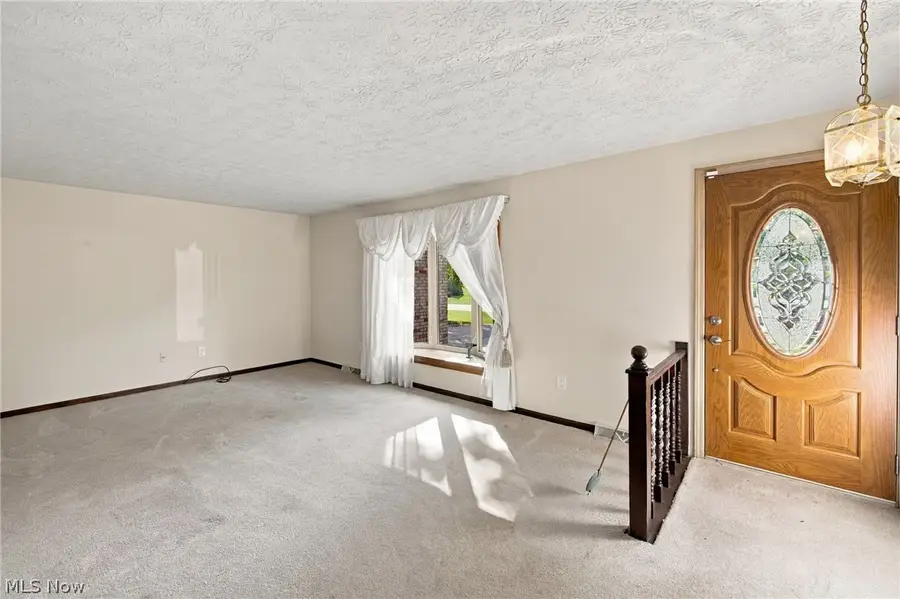 3821 Apache Nw Street, Uniontown, OH 44685 - #3