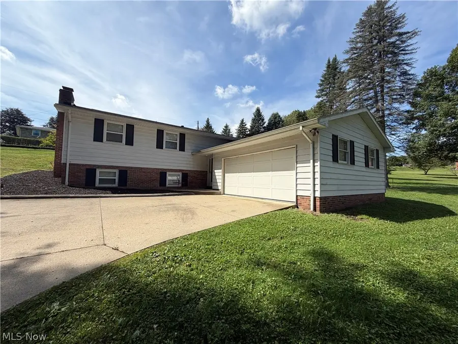 430 Hazelwood Sw Drive, New Philadelphia, OH 44663 - #2