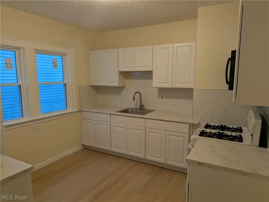 10901 Saint Mark Avenue, Cleveland, OH 44111 - #3
