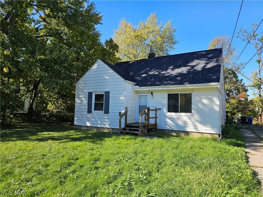 4276 E 162nd Street, Cleveland, OH 44128 - #1