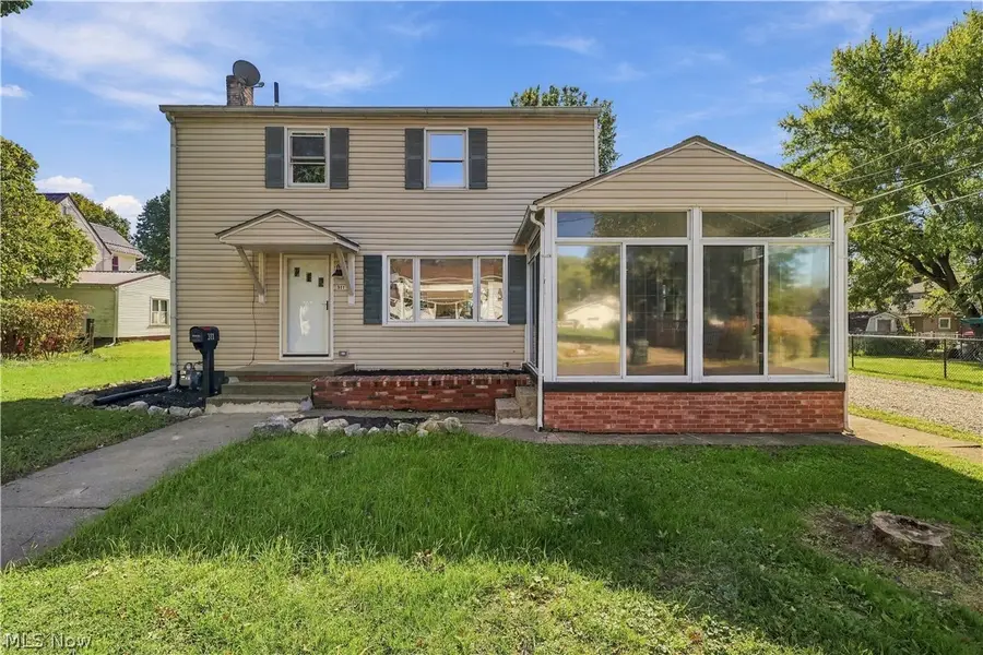 311 South Nw Street, Navarre, OH 44662 - #2