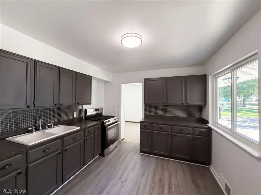 9022 Manorford Drive, Cleveland, OH 44130 - #2