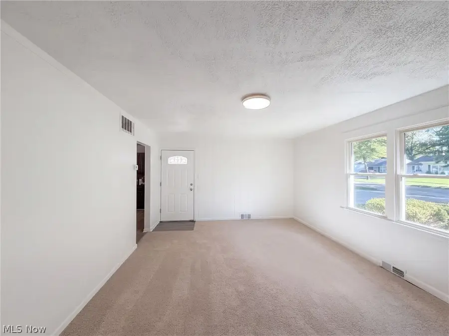 9022 Manorford Drive, Cleveland, OH 44130 - #3