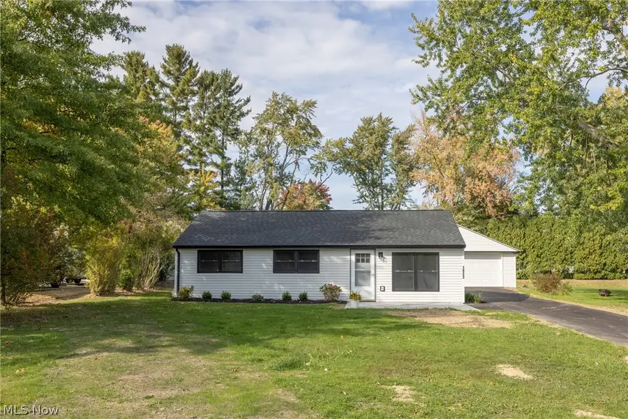 1923 Hillsdale Drive, Twinsburg, OH 44087 - #2