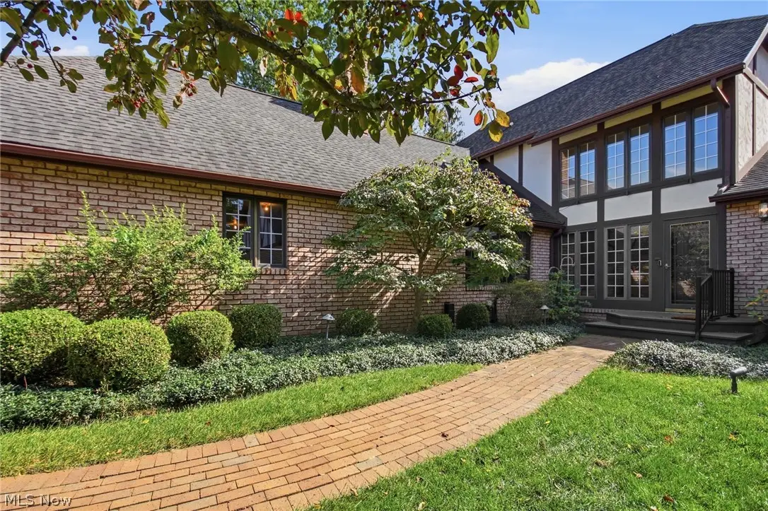 16 S Bentley Se Drive, Canton, OH 44709 - #1