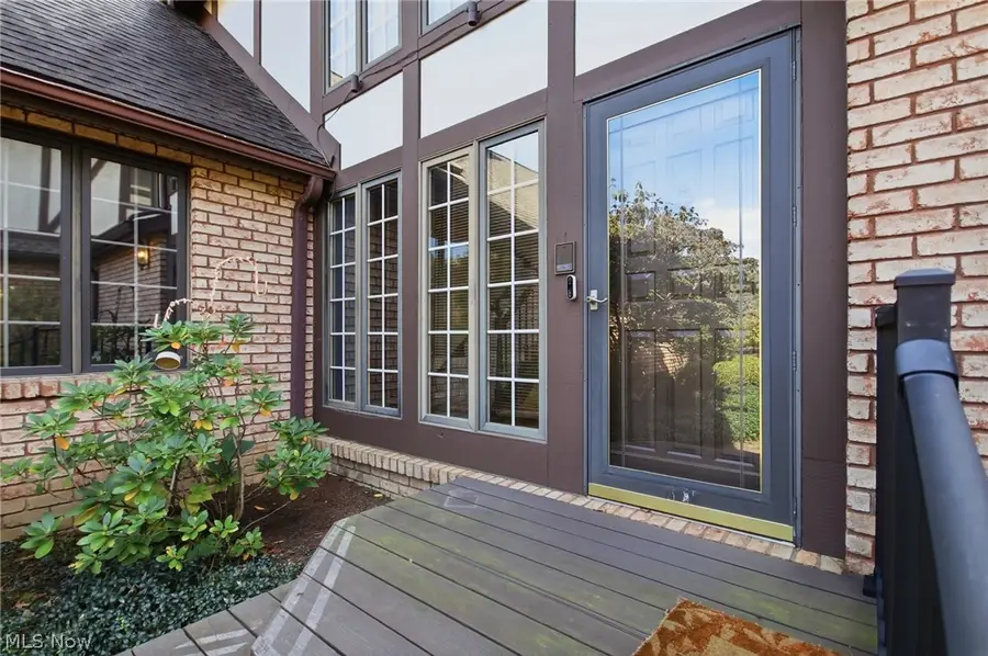 16 S Bentley Se Drive, Canton, OH 44709 - #2