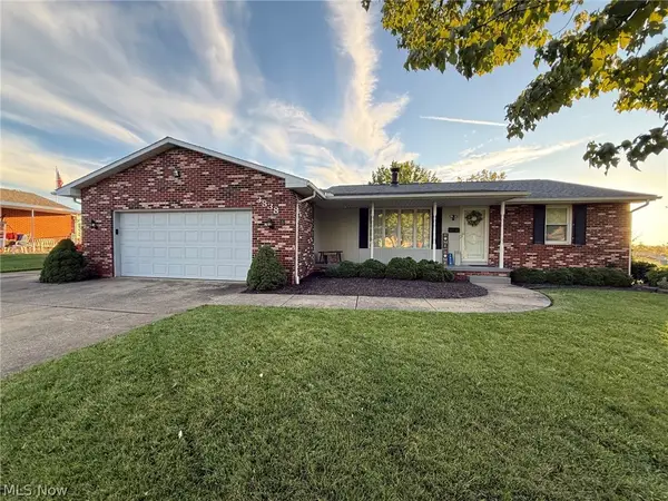 3838 Oakridge Drive, Louisville, OH 44641
