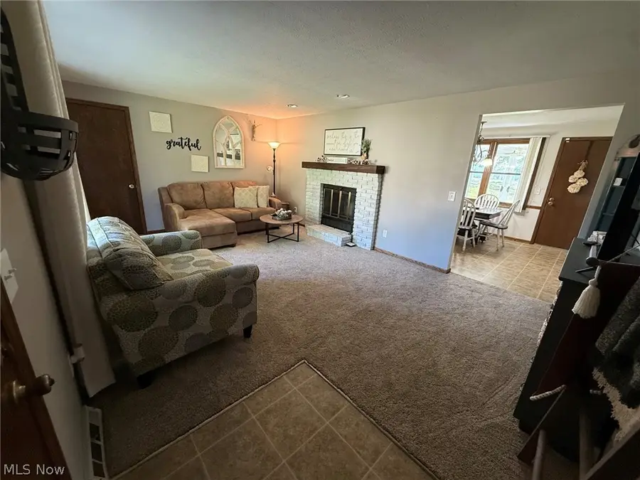 3838 Oakridge Drive, Louisville, OH 44641 - #2