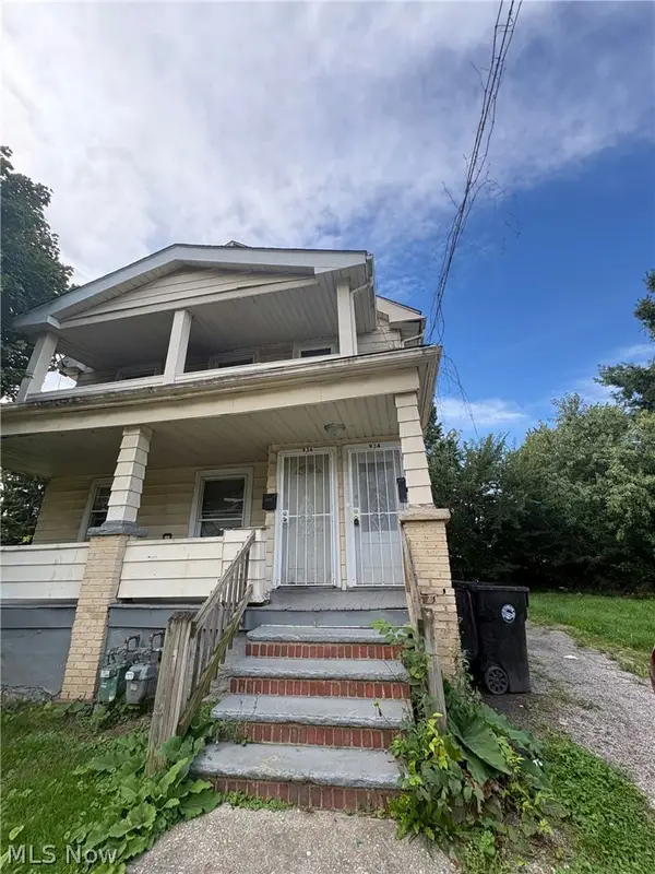 934 Alhambra Road, Cleveland, OH 44110