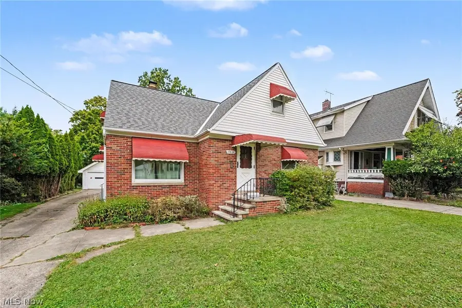 17829 Dillewood Road, Cleveland, OH 44119 - #3