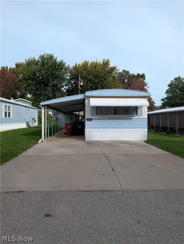 454 Westwoods, Amherst, OH 44001